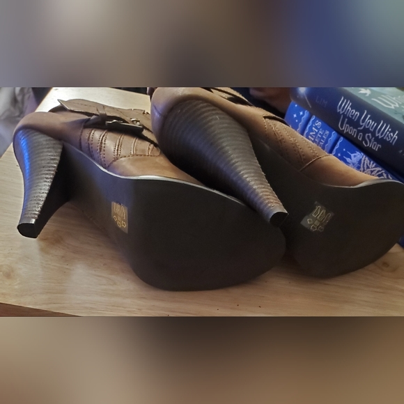 ALDO BOOTIES - Picture 2 of 3